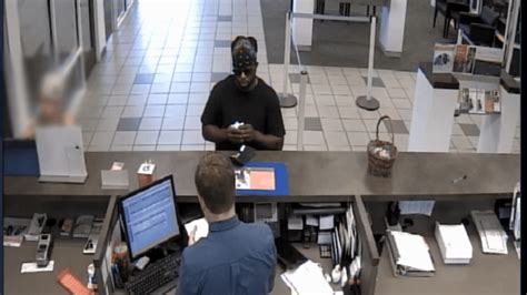 Mobile Police Looking To Identify Pnc Bank Robbery Suspect