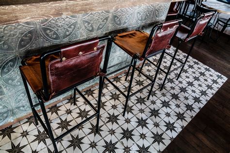 Zachodni brzeg – Projekty i aranżacja wnętrz restauracji Warszawa