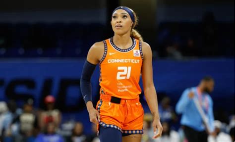 Wnba Player Dijonai Carrington Returns Fire At New Wnba Fans In Blunt