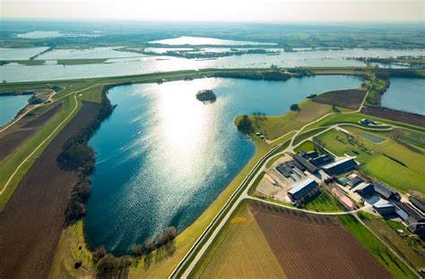 Wesel Von Oben Uferbereiche Des Teichanlagen Zur Fischzucht Am