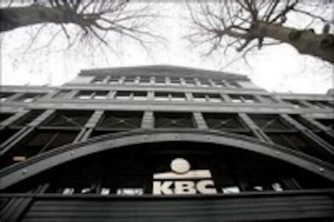 Belgian bank KBC installs PAS-NGL LED tubes in headquarters' staircases ...