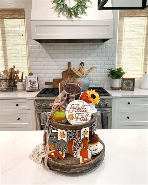 30 Gorgeous Examples of Fall Tiered Tray Décor