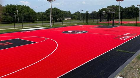 Jamie Foxx gifts basketball court to his hometown in Terrell | wfaa.com