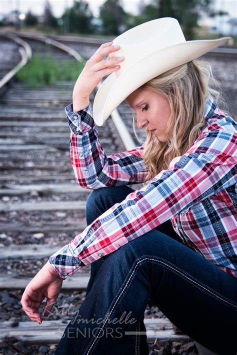 Senior Cowgirl Photoshoot