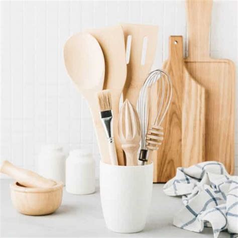 Essential Kitchen Tools For Beginners | Top 10 Must Haves