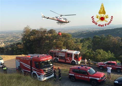 Ampio Incendio Boschivo Sulle Colline Di Molvena In Azione Anche L