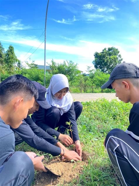 Mahasiswa Hijaukan Kampus Polbangtan Gowa Di Bone Polbangtan Gowa