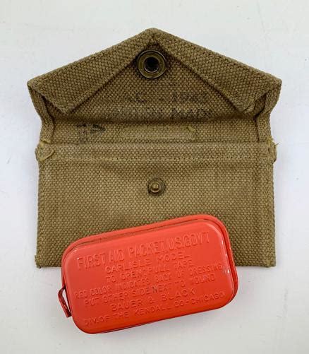 IMCS Militaria US WW2 First Aid Pouch And Early First Aid Kit