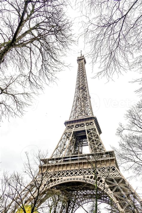 Eiffel Tower view 14780143 Stock Photo at Vecteezy