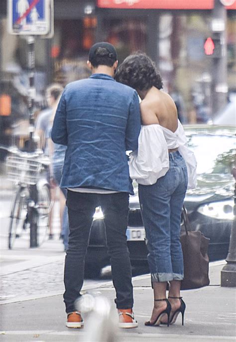 Orlando Bloom ima romantiku s gruzijskim pijanistom