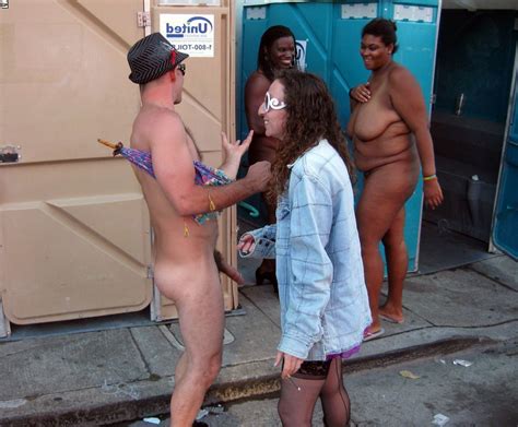 Fully Naked Pair In The Resort