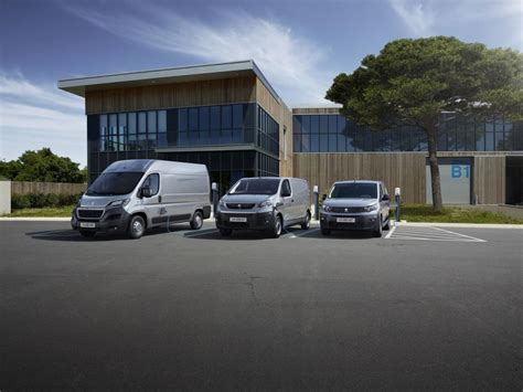 PEUGEOT aiming to be market leader with its complete range of 100% electric vans | Conceptcarz.com