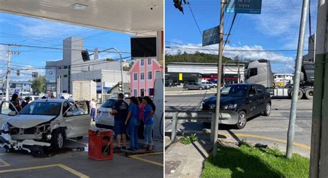 Colis O Entre Dois Carros Registrada No Centro De Brusque