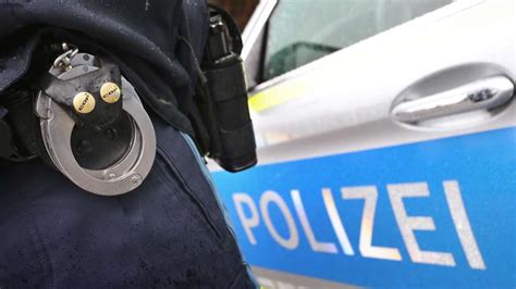 Coronavirus Baden W Rttemberg Polizei L St Party An Gesperrtem See Auf