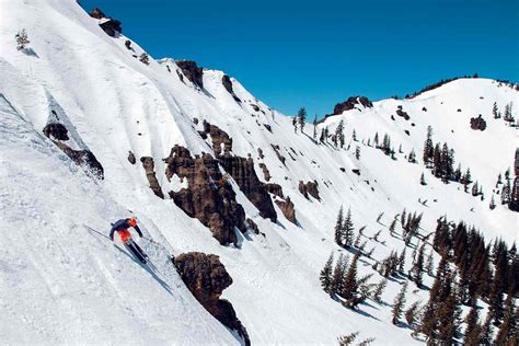 7 Best Lake Tahoe Ski Resorts For A Winter Getaway