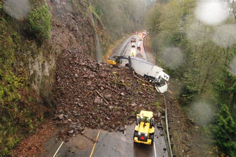 Landslide Near Astoria Oregon Us 30 Still Closed