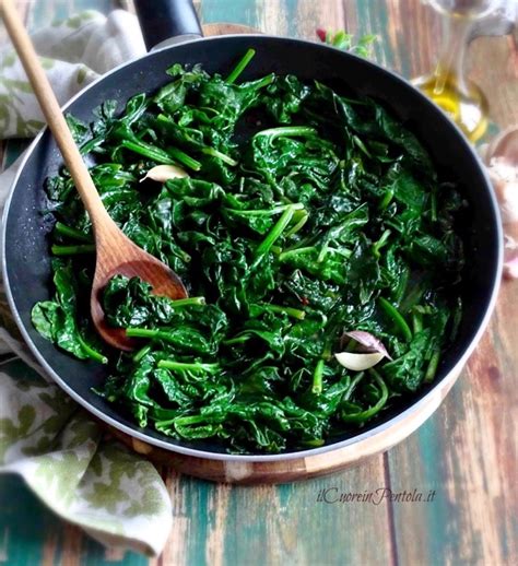 Spinaci In Padella Freschi E Surgelati Ricetta Velocissima