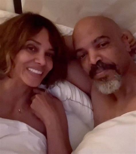 Halle Berry Suffers Hilarious Bikini Malfunction While Dancing To Boyfriends Song Bored