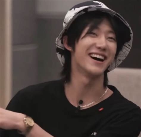 Xu Minghao The Svt Seventeen Icon Lq Handsome Laughing Bucket Hat