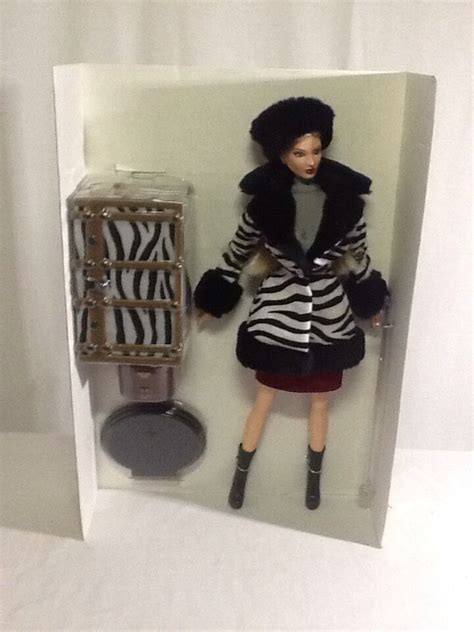 Jakks Pacific Elle A Walk On The Wild Side Collector Doll