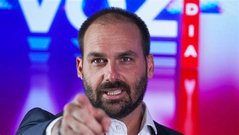 Eduardo Bolsonaro Es Cortado De Transmisión En Vivo En Argentina Por Defender La Tenencia De