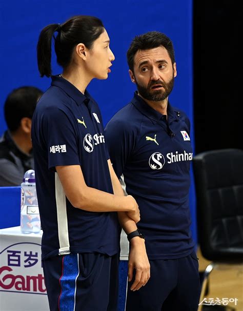 김연경 세자르 감독 의미있는 대화~ 포토 ｜스포츠동아