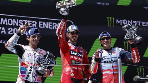 Gran Premio De Catalu A Jorge Mart N Y Marc M Rquez Suben Al Podio En