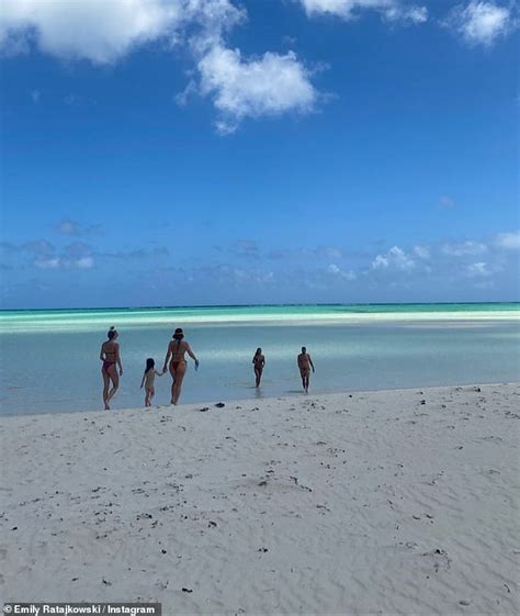 Emily Ratajkowski Flaunts Her Incredible Figure In A Yellow Beaded Bikini Daily Mail Online