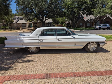 Cadillac Fleetwood Sixty Special Barn Finds