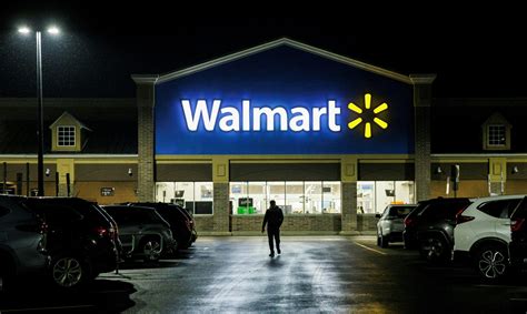 Woman Takes Walmart Employee Hostage Gets Fatally Shot By Police Iheart