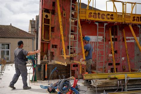 Feurs Sur Les Chantiers Les Ouvriers Contraints De G Rer La Canicule