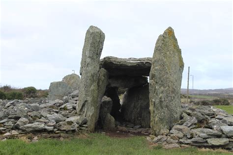 The Third Of Three Neolithic Burial Chambers At Trefignath Flickr