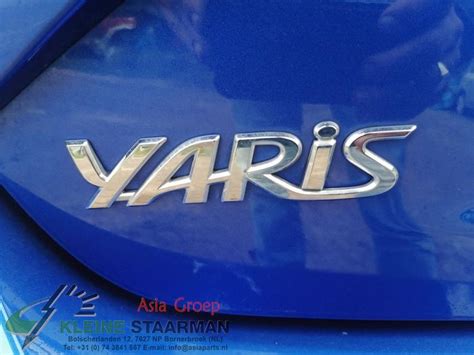 Toyota Yaris Tubes De Remplissage R Servoir Essence Stock