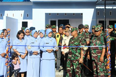 Komandan Lanud Yohanis Kapiyau Resmikan Rumah Dinas Type 45 Di Komplek