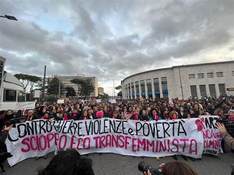 In Migliaia A Roma Per Lo Sciopero Transfemminista Dell 8 Marzo