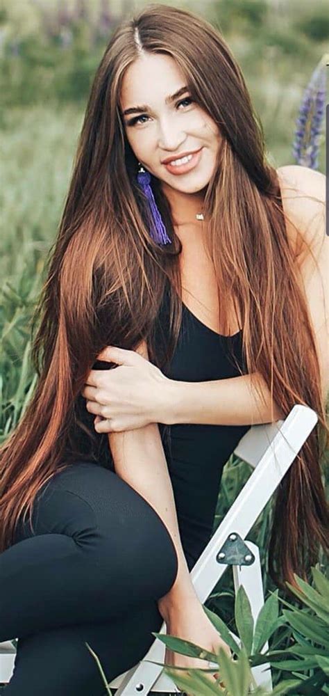 Pin By Long Hair On I Love Long Hair Women Long Hair Styles Silky Smooth Hair Very Long Hair