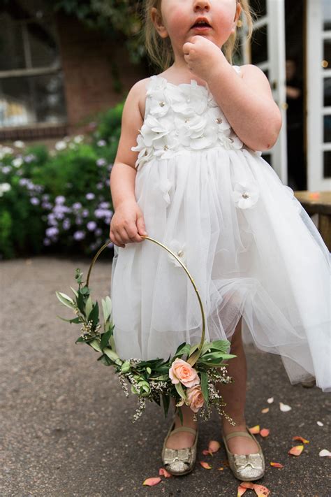 20 Hoop Bouquets Every Member Of Your Bridal Party Will Love Flower