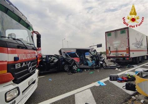 Incidente Sull Autostrada A9 A Origgio Uboldo Sei Feriti Tra Loro