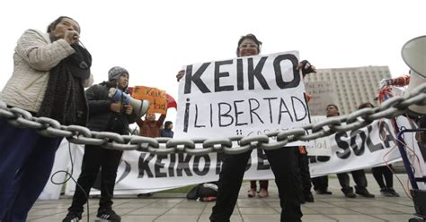 Keiko Fujimori Simpatizantes A Favor Y En Contra De Su Libertad Protestan Frente A Palacio De