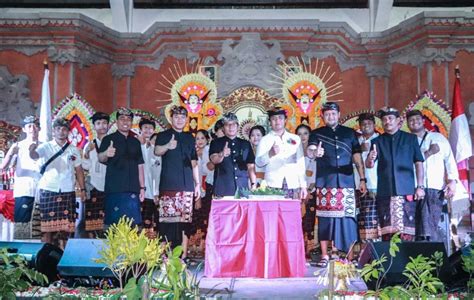 Bupati Giri Prasta Hadiri HUT Ke 62 ST Eka Dharma Puspa Kerti Banjar