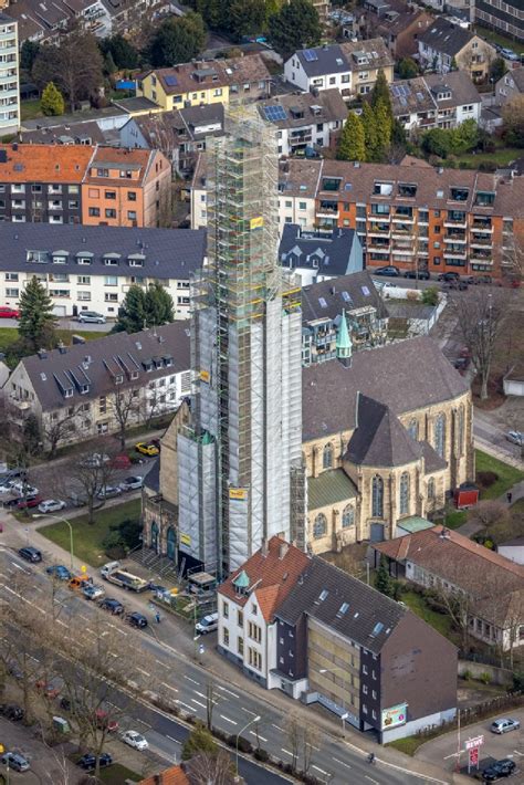 Luftbild Essen Kirchengebäude St Hubertus in Essen im Bundesland