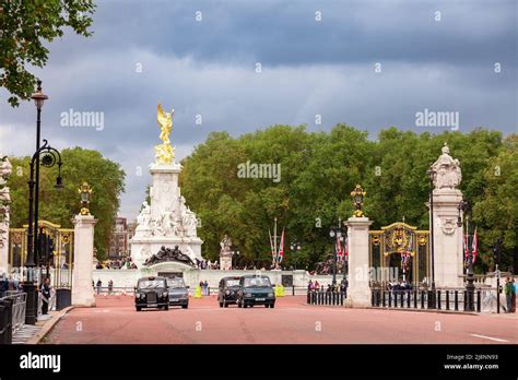 Buckingham Palace Memorial Gardens Fotos Und Bildmaterial In Hoher