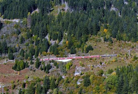 Rhb Regionalzug Von St Moritz Nach Tirano Am Zwischen