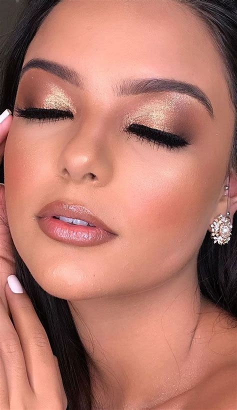 Beautiful Makeup Ideas That Are Absolutely Worth Copying Gold And Subtle Smokey Wedding