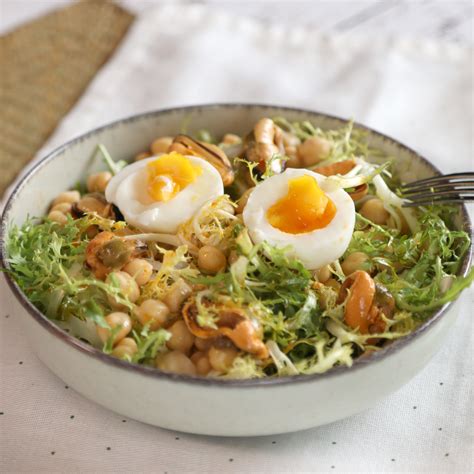 Ensalada De Escarola Garbanzos Y Mejillones En Escabeche