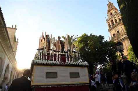 La Procesi N De San Acisclo Y Santa Victoria Por Las Calles De C Rdoba