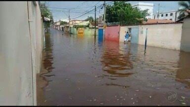 Jornal da EPTV 1ª Edição Ribeirão Preto Chuva forte causa estragos