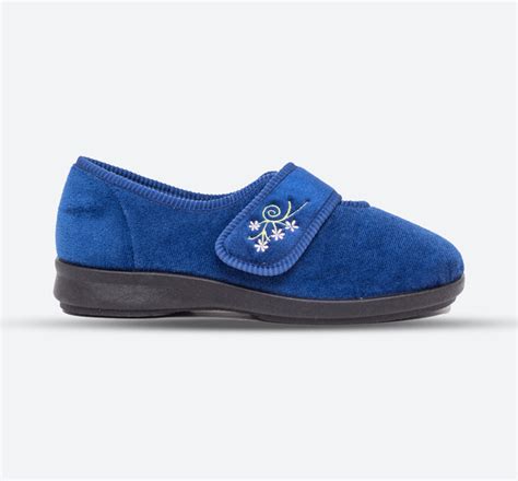 Womens Wide Fitting Black Shoes