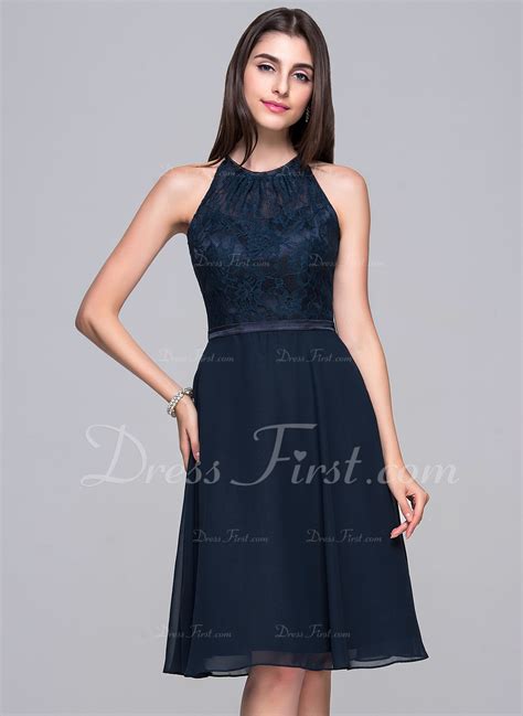 A Line Princess Scoop Neck Knee Length Chiffon Lace Cocktail Dress With