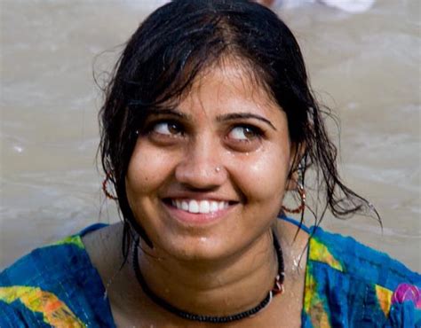 Desi Wet Girls Aunty Nude Bathing Photo